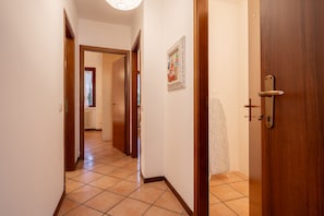 Apartment, 2 Bedrooms, Mountain View | Living area | 30-inch TV with satellite channels