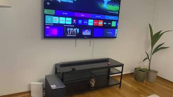 Apartment, 1 Bedroom, Accessible, City View | Room amenity