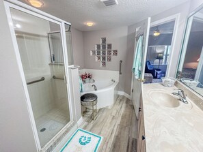Shower, towels - Resort Relaxation @ Oceanwalk right next to pool! (New Smyrna Beach)
