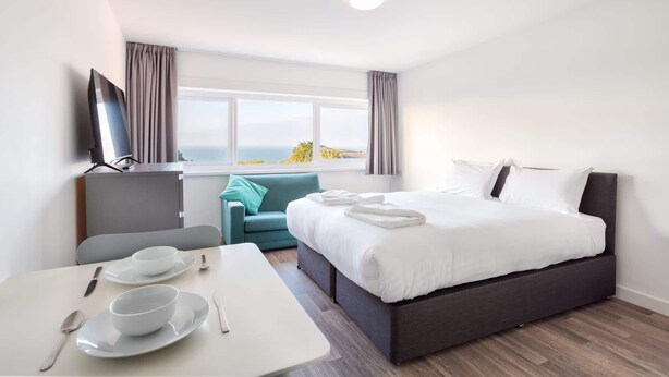 WiFi, bed sheets - Seaview Studio (Ilfracombe)
