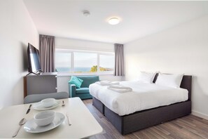 WiFi, bed sheets