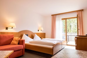 Classic Double Room | In-room safe, laptop workspace, soundproofing, free WiFi