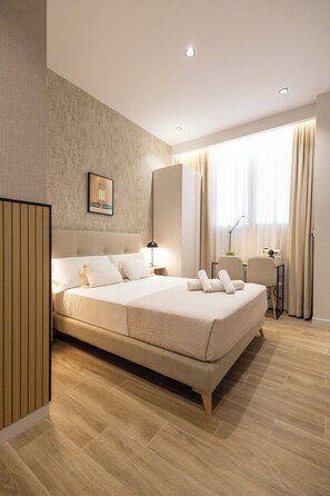 Standard Studio, Mobility Accessible | Desk, laptop workspace, iron/ironing board, free WiFi - Rubio Rooms by Concept Flats (València)