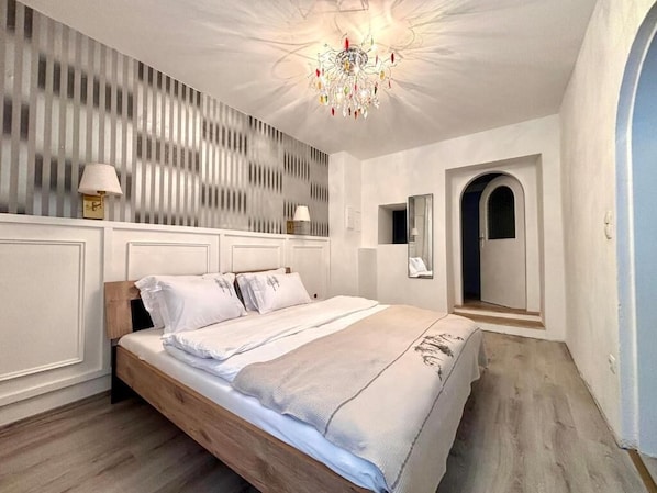 2 bedrooms, iron/ironing board, free WiFi, bed sheets