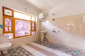 Kamar Double Superior, pemandangan gunung | Kamar mandi | Handuk
