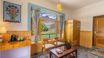 Laptop workspace, free WiFi