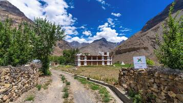 مدخل المنشأة