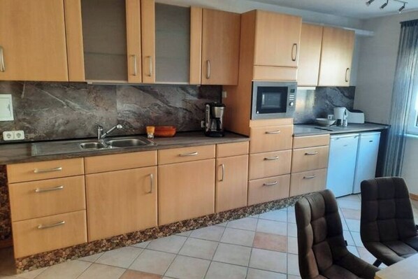 Microwave, stovetop, dishwasher