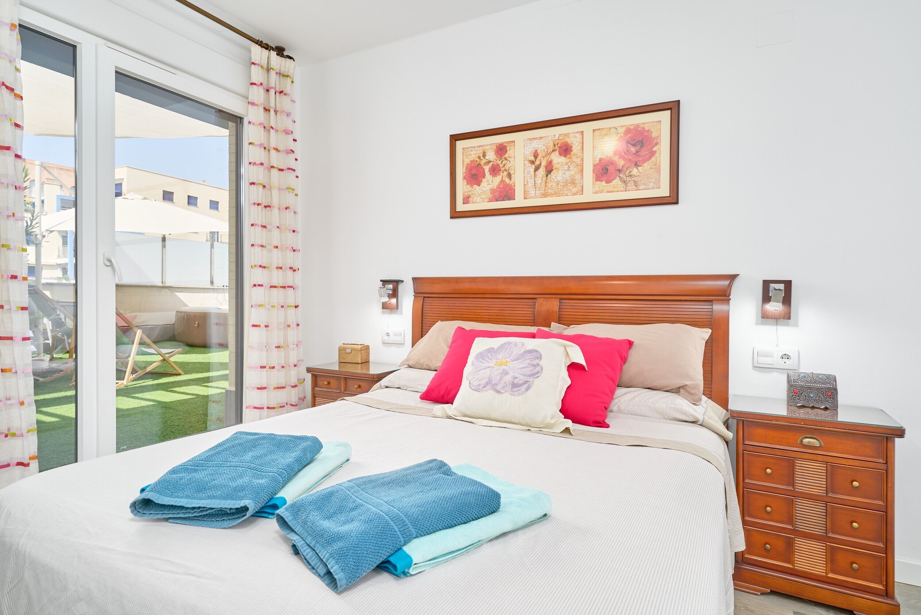 3 quartos, ferros/tábuas de passar roupa, Wi-Fi, roupa de cama