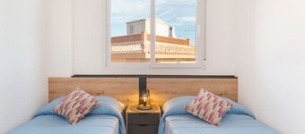 Casa Vacanze 'Fina e Pepe' con Vista Mare, Terrazza Privata e Wi-Fi