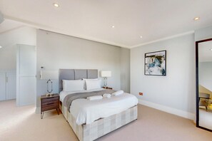 3 bedrooms, free WiFi, bed sheets