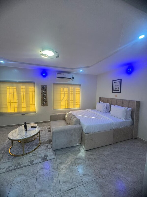 Interior - Sardius- Charming studio in amazing Lagos with AC (Lagos)