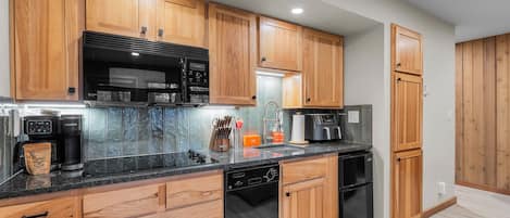 Fridge, microwave, stovetop, dishwasher