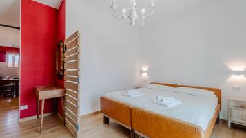 2 chambres, fer et planche Ă repasser