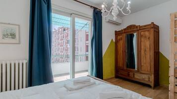 2 chambres, fer et planche à repasser