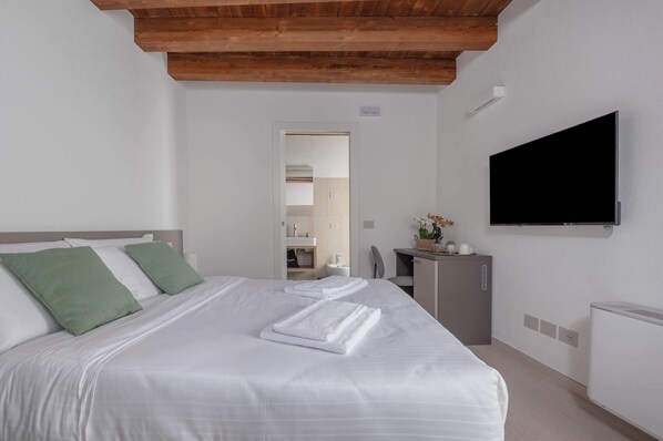 1 chambre, bureau, Wi-Fi, draps fournis