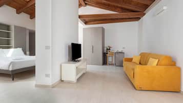 1 Schlafzimmer, Schreibtisch, WLAN, Bettwäsche