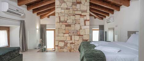 1 slaapkamer, een bureau, wifi, beddengoed