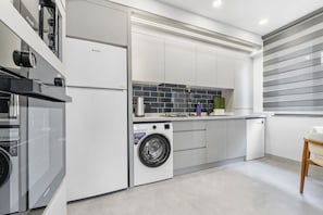 Deluxe Suite | Private kitchen