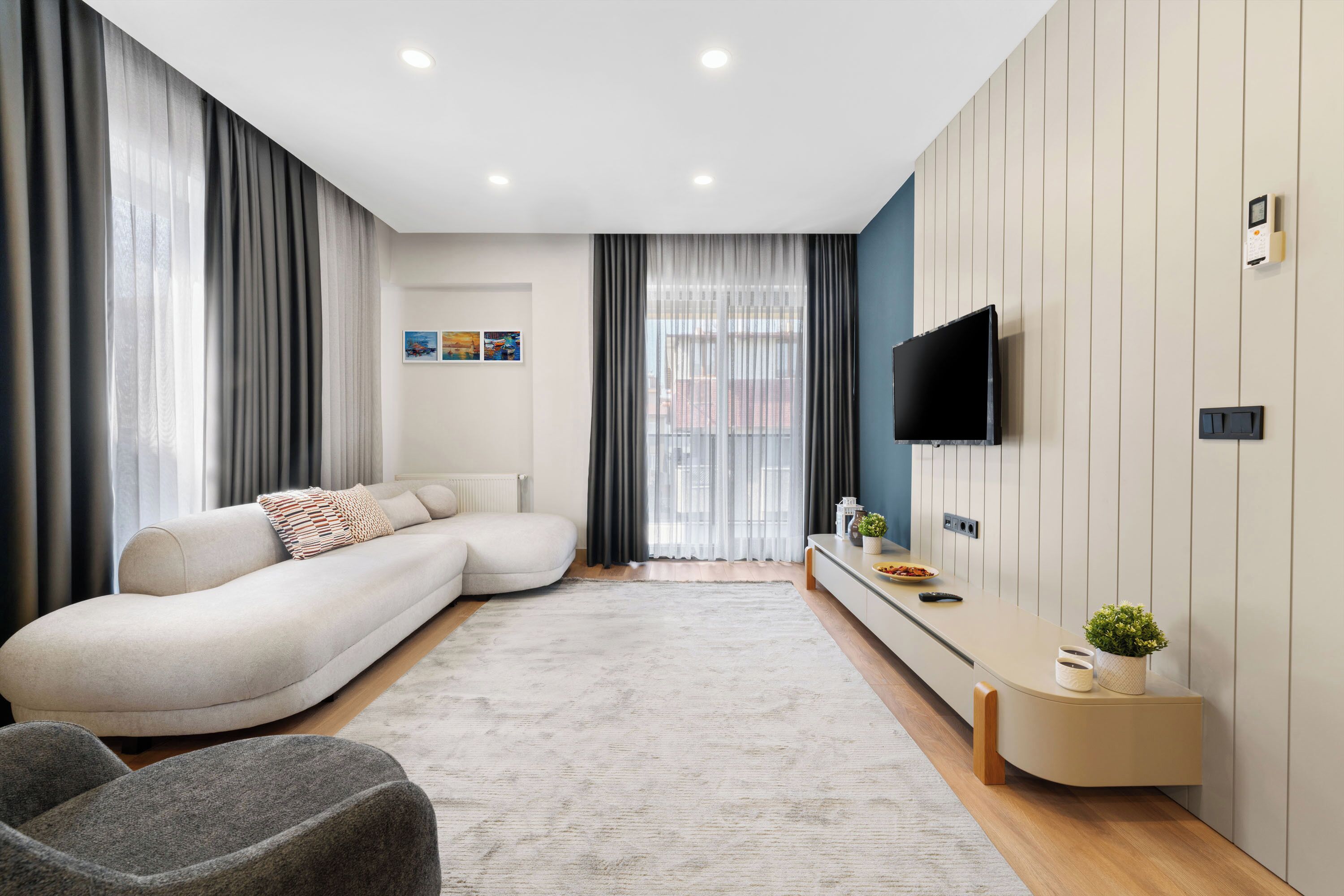 Deluxe Suite | In-room safe, soundproofing, iron/ironing board, free cribs/infant beds