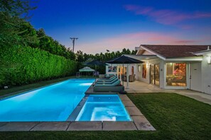 Pool - Colorful Mid-Century Gem | Pool, Spa, Firepit, Near Downtown Palm Springs (Palm Springs)