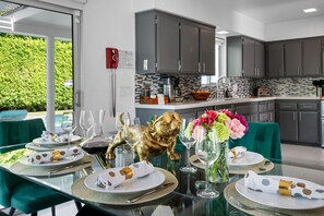 Dining - Colorful Mid-Century Gem | Pool, Spa, Firepit, Near Downtown Palm Springs (Palm Springs)