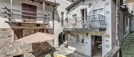 標準小木屋, 多間臥室 (Rustico la Staleta) | 室外用餐