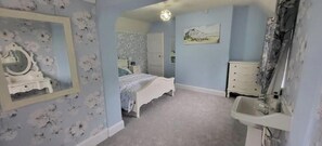 2 Schlafzimmer, Bügeleisen/Bügelbrett, Reisekinderbett, kostenloses WLAN