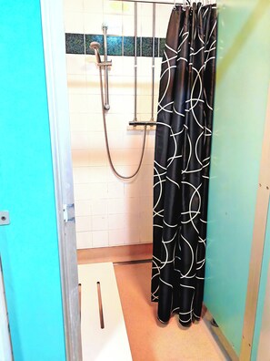Shower, toilet paper