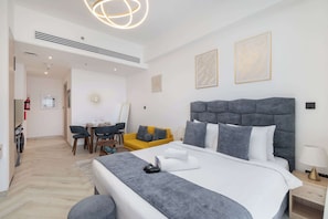 Iron/ironing board, WiFi, bed sheets
