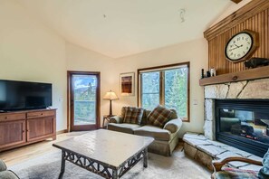 TV, fireplace, offices