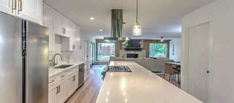 South Austin 4BR for 9 Near Greenbelt & SoCo