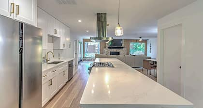 South Austin 4BR for 9 Near Greenbelt & SoCo