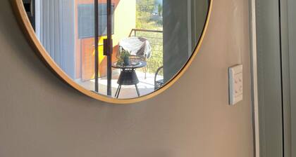 Oasis Sky Self Catering Apartment,Kleine Kuppe Windhoek, close to Grove mall.