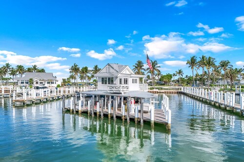 Marina Villa 705- Brand New To Rental Program