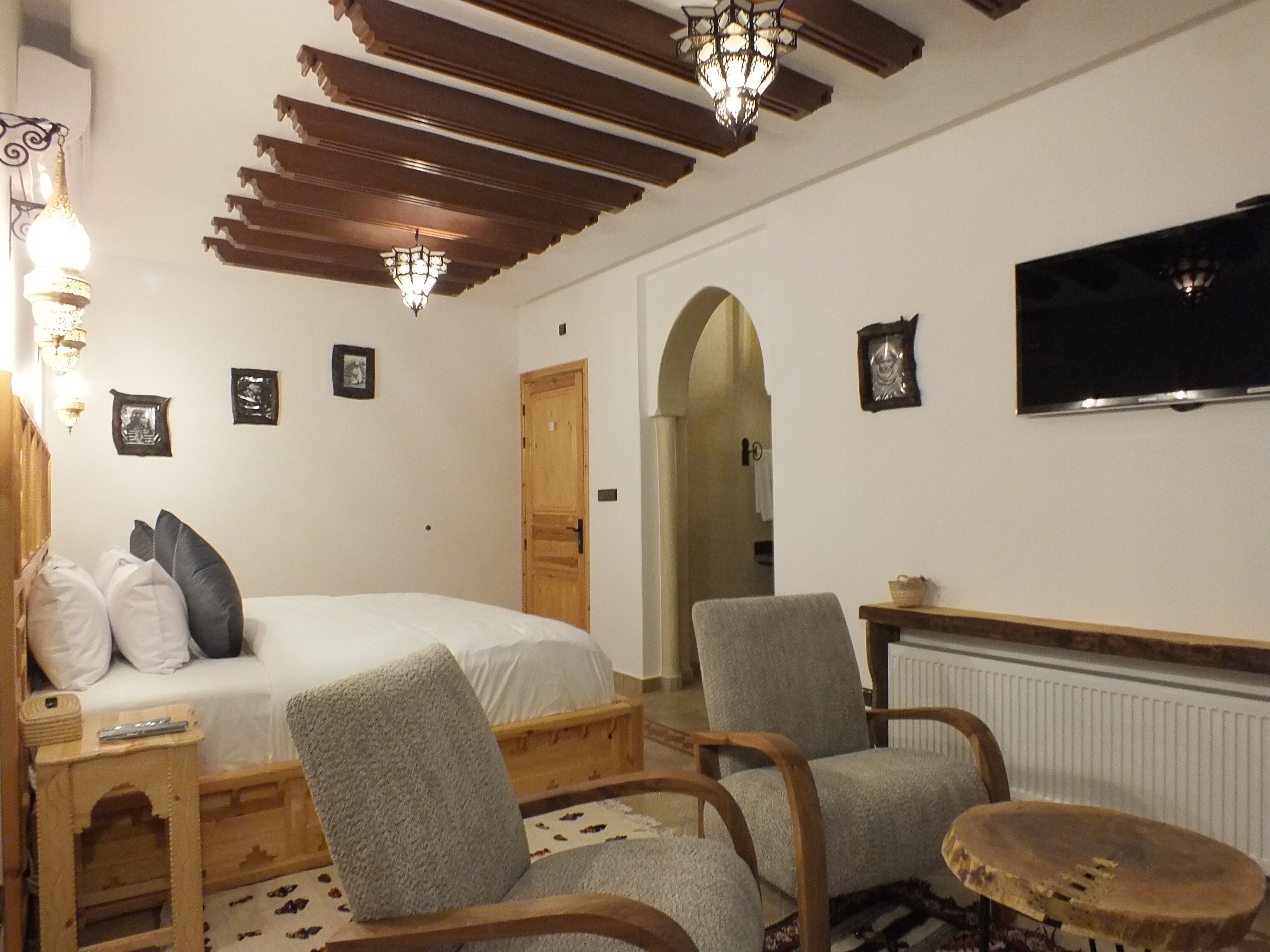 舒適雙人或雙床房, 私人浴室, 山景 | 免費無線上網、床單