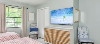 San Rafael- Heated Pool & King Beds Near: Amphitheatre, Historic Downtown, Beach