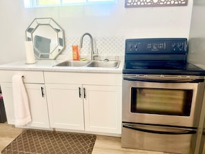 Microwave, oven, stovetop, coffee/tea maker