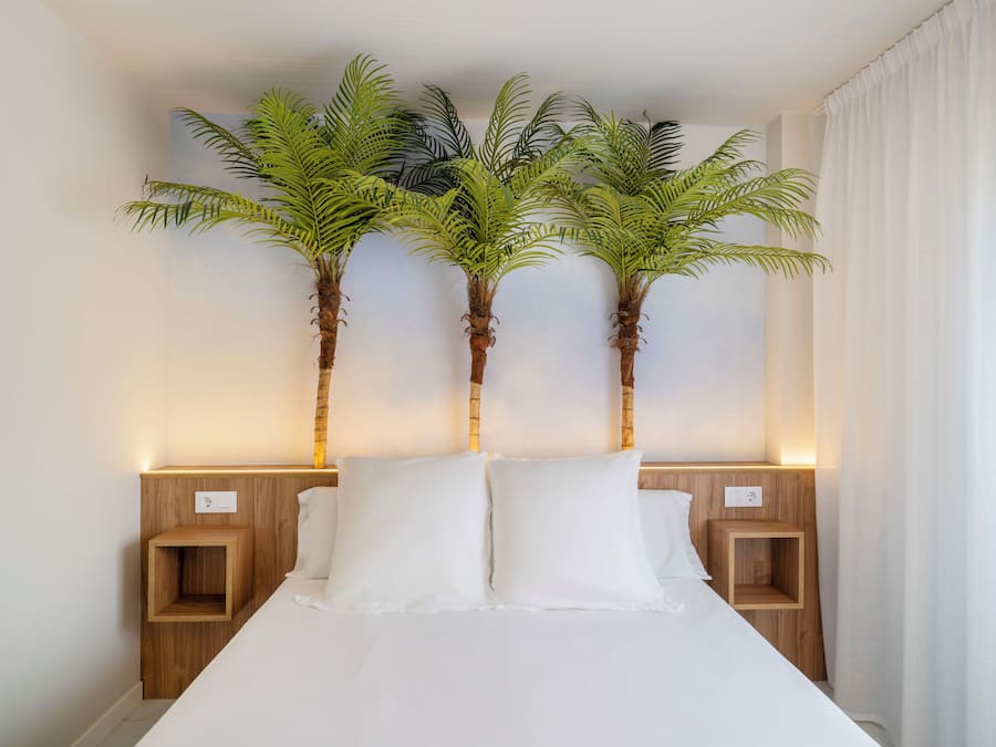 Premium Apartment, Balcony, Pool View | Down comforters, WiFi (free), bed sheets
