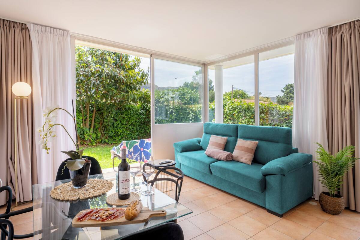 Apartamento, vista para o pátio | Área de estar