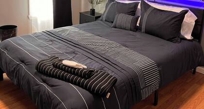 Cozy Modern Home With Large Fenced in Backyard