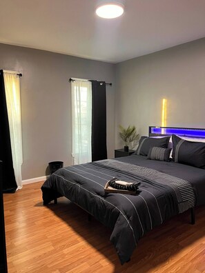 House, 2 Bedrooms, Smoking, City View | 2 bedrooms - Cozy Modern Home With Large Fenced in Backyard (Camden)