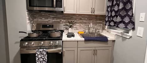 House, 2 Bedrooms, Smoking, City View | Interior