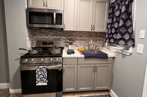 Cozy Modern Home With Large Fenced in Backyard