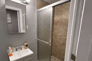 Casa, 2 habitaciones, para fumadores, vista a la ciudad | Baño