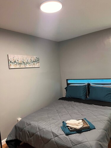 Cozy Modern Home With Large Fenced in Backyard