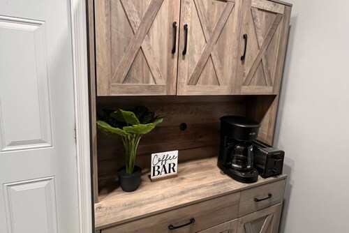 Cozy Modern Home With Large Fenced in Backyard