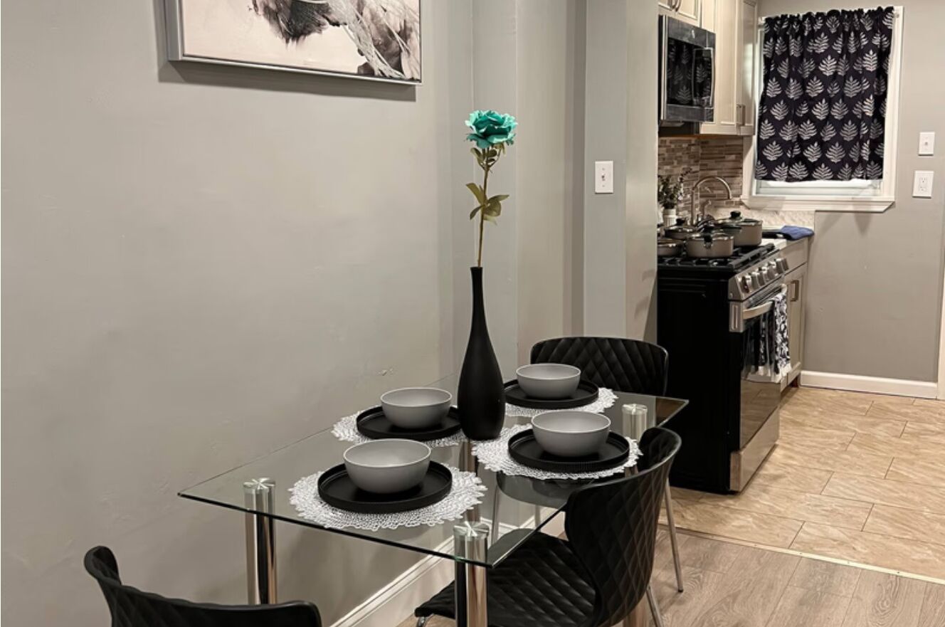 House, 2 Bedrooms, Smoking, City View | Dining room