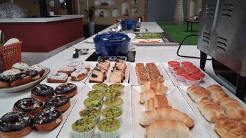 Daily buffet breakfast (INR 599 per person)