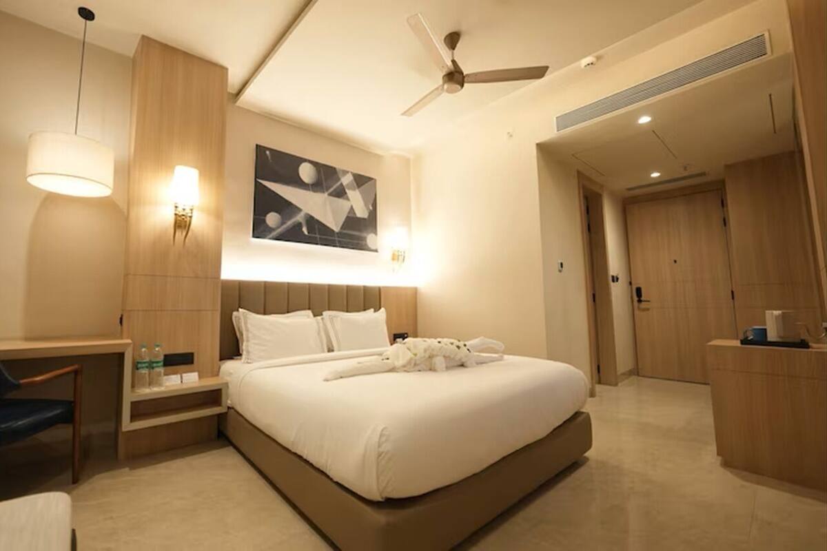 Soundproofing, WiFi (free), bed sheets